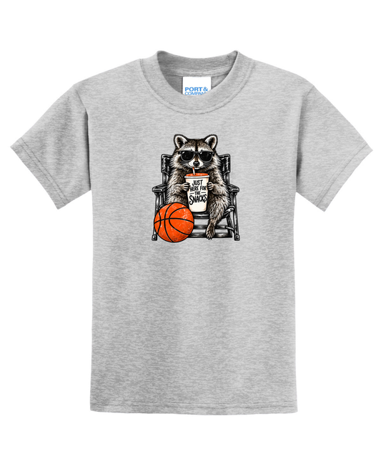 Just here for the snacks Raccoon- T Shirt
